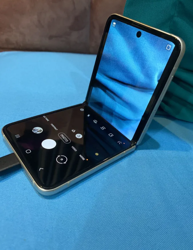 گوشی موبایل سامسونگ مدل Galaxy Z Flip 3 5G ظرفیت 256 گیگابایت رم 8 گیگ کارکرده ریجسترشده